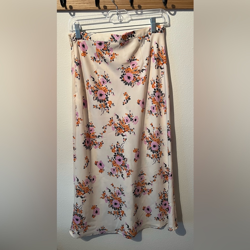Urban Outfitters- Satin MIDI Skirt- Color: White W/ Florals- Size: Medium